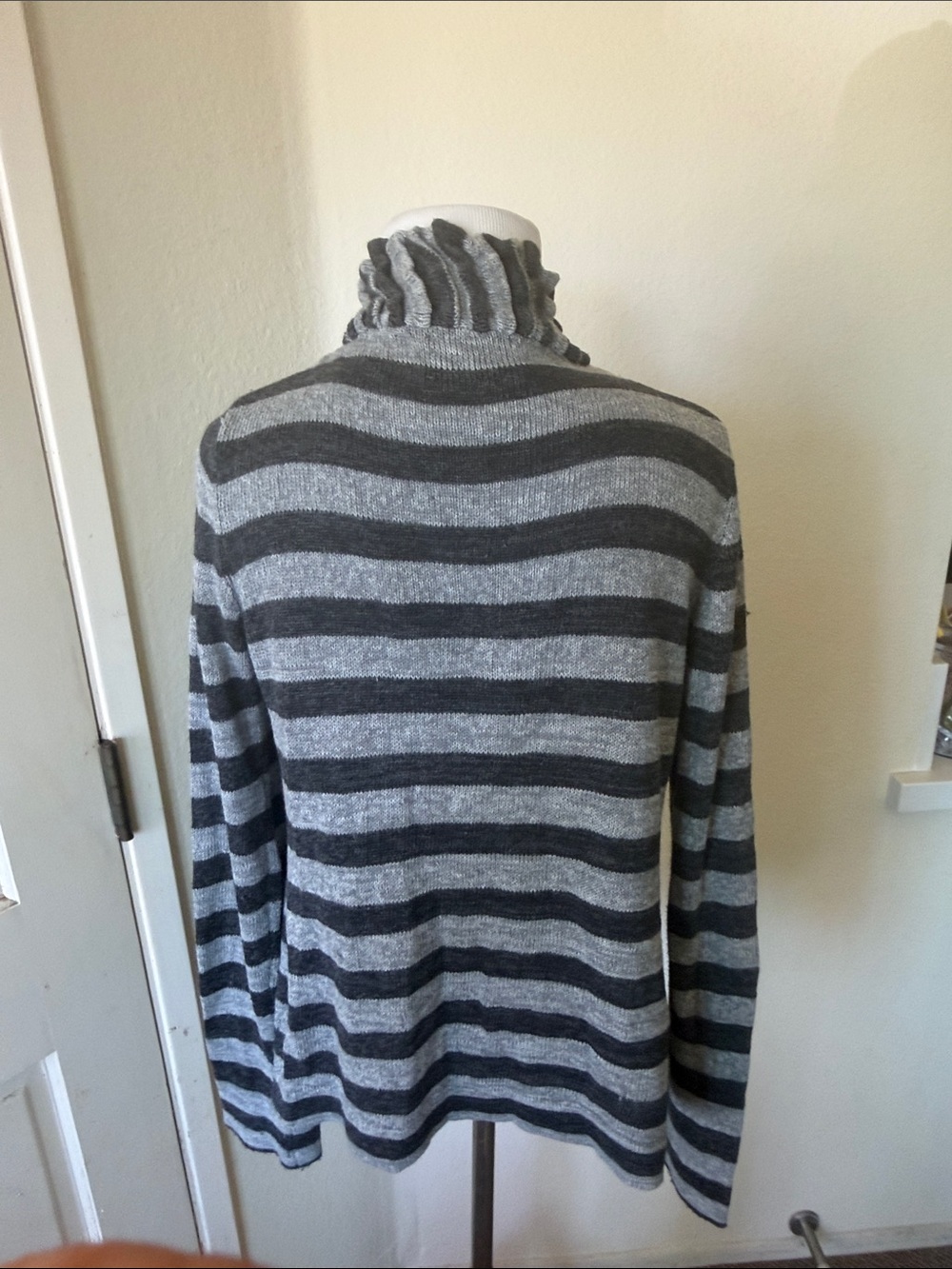 Line Women's Gray Striped Ruffle Open-Front Cardigan - Picture 4 of 4